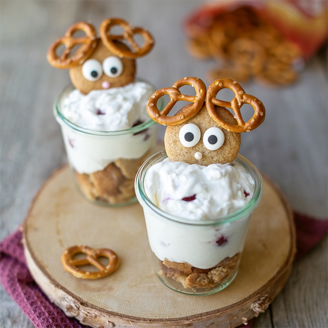 Lebkuchen-Dessert mit Rentier-Deko